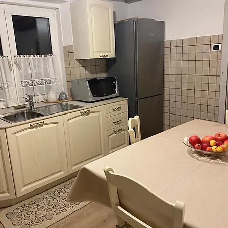 Ika Apartment *