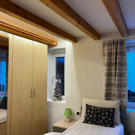 Ika Apartment *